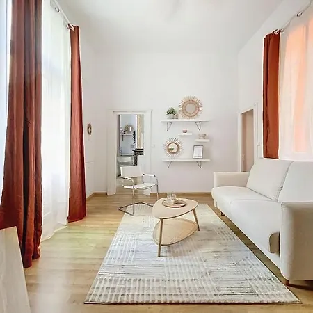 Le Petit Antoine Apartment